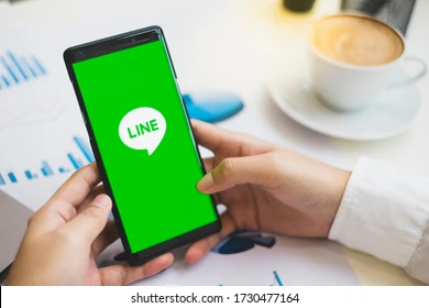How to use WhatsApp to find customers
